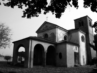 0001 - Raccolta: Cavour e dintorni / Abbazia di Santa (Ph. S. Miletto)