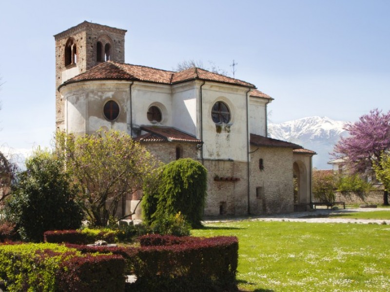 Abbazia Santa Maria (sec.XI) e Museo di Reperti Archeologici 