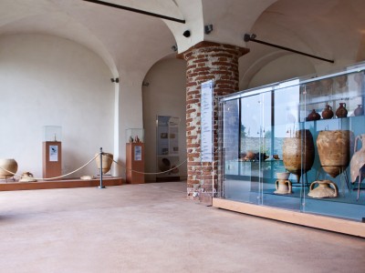 0001 - Raccolta: Cavour e dintorni / Museo Caburrum presso Abbazia S. Maria (Ph. M. Susinni)