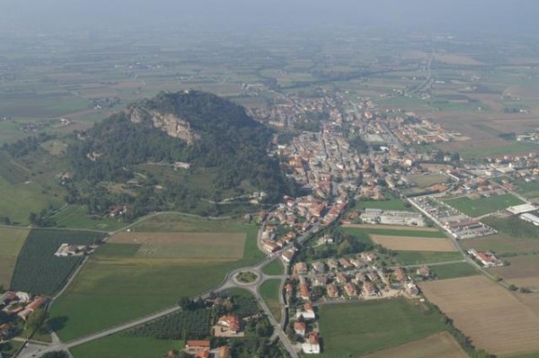 178 - Anche la Rocca di Cavour nell’ultimo censimento curato dal FAI