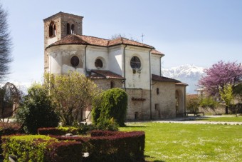 Abbazia Santa Maria (sec.XI) e Museo di Reperti Archelogici "Caburrum"
