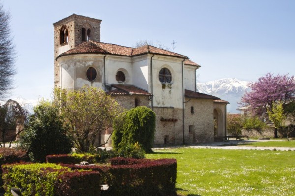 Abbazia Santa Maria (sec.XI) e Museo di Reperti Archeologici 